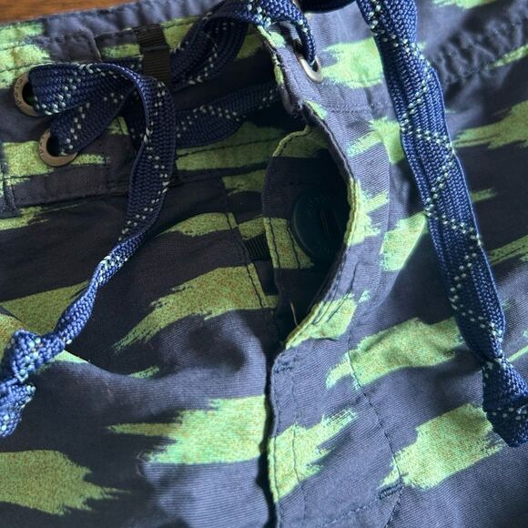 Patagonia Mens Green Blue Print Wavefarer Board Shorts Size 30 - Picture 5 of 11